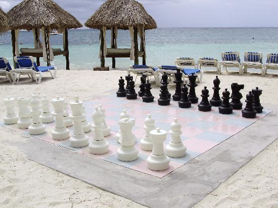 The Princesa Playa becomes a large chessboard