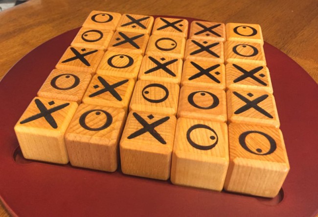 Quixo board game